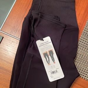 ⭐️ALO HIGH WAIST ALO SOFT LOUNGE PANT!⭐️